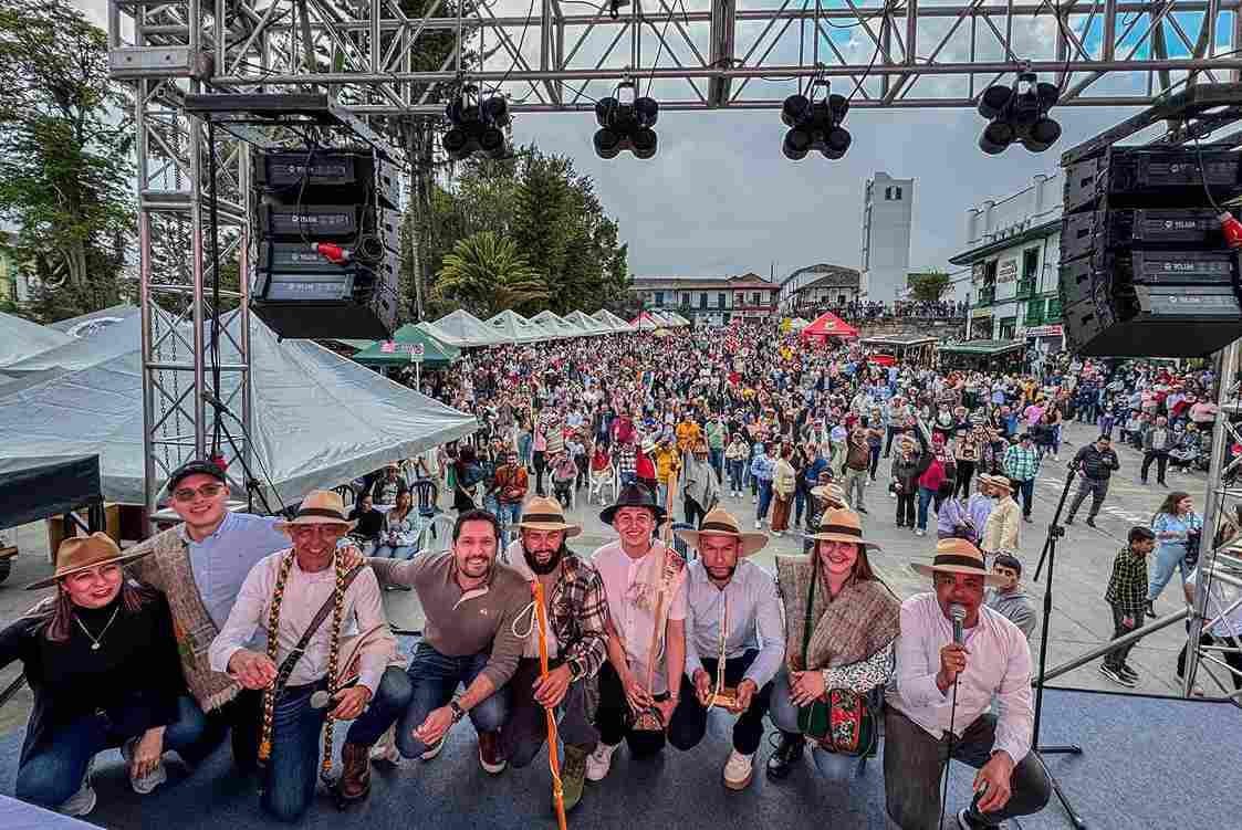 Nuestro primer festival de la trova ‘Zurriago de Oro’ fue un éxito rotundo